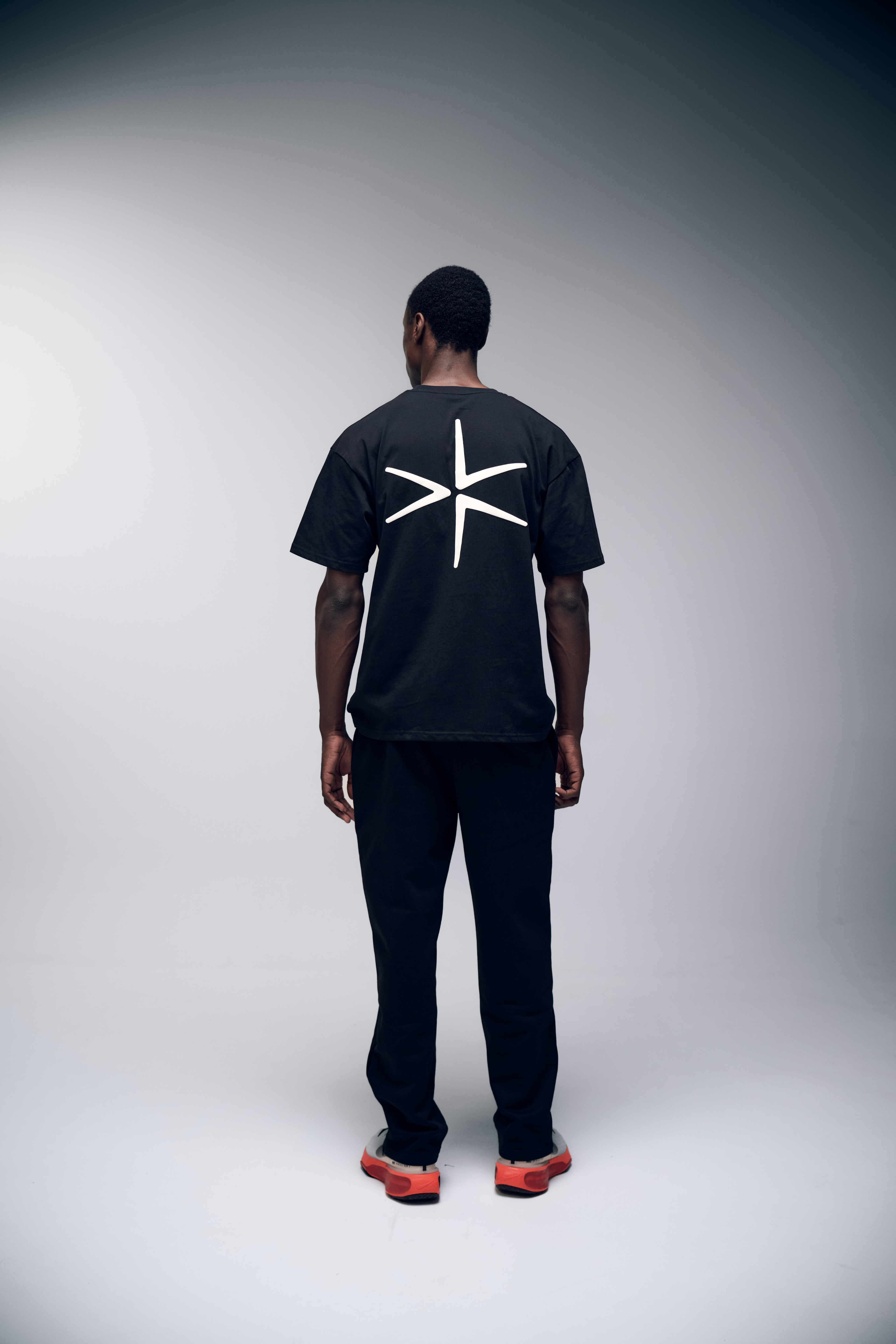 ESSENTIALS TEE BLACK